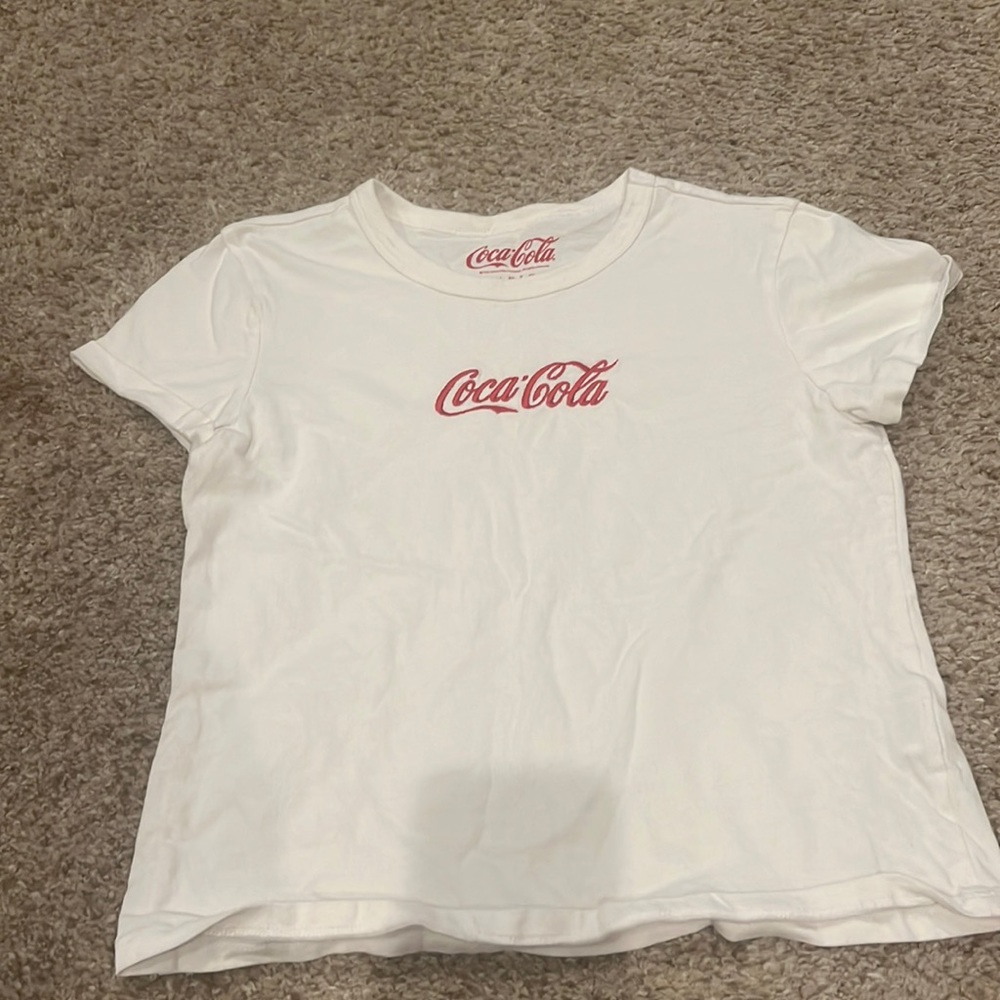 White Coca Cola t shirt. Size: S